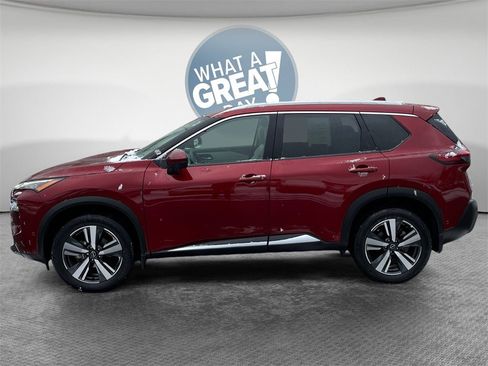 Used 2023 Nissan Rogue SL w/ SL Premium Package image 7