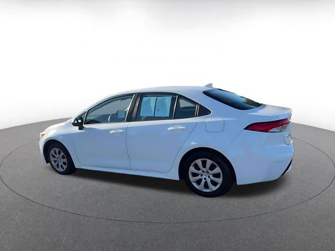 Used 2021 Toyota Corolla LE w/ Carpet Mat Package (TMS) image 10