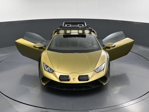 Used 2024 Lamborghini Huracan Sterrato AWD/4WD image 31