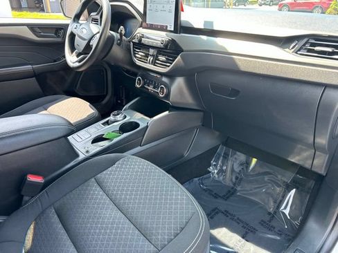 Used 2025 Ford Escape Active AWD/4WD image 10