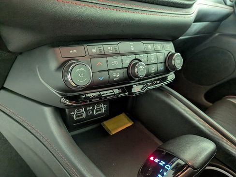 Certified 2024 Dodge Durango GT image 29