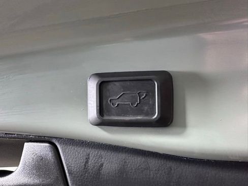 Used 2022 Toyota RAV4 XLE w/ Convenience Package image 14