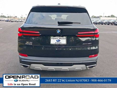 Used 2024 BMW X5 xDrive40i w/ Premium Package AWD/4WD image 4