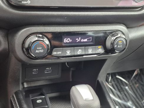 Used 2024 Nissan Kicks SR FWD image 14