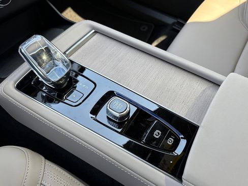 New 2025 Volvo XC90 T8 Plus w/ Protection Package Premier image 12