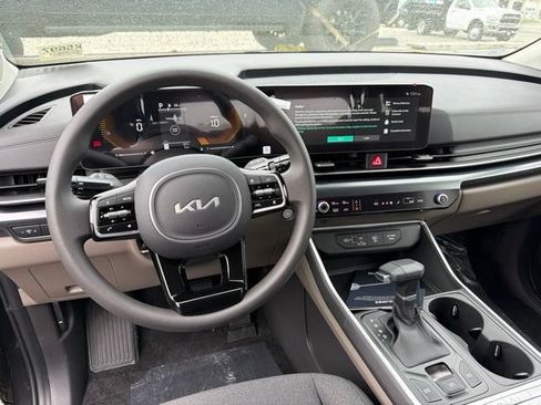 New 2026 Kia Carnival LX FWD image 15