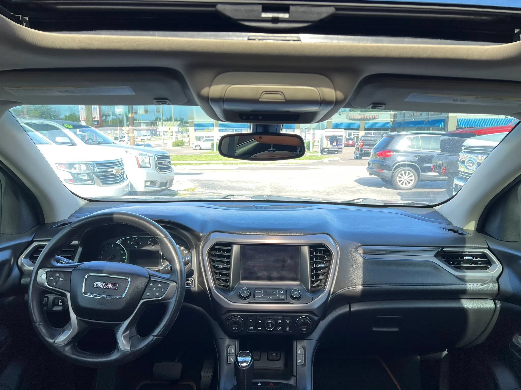 Used 2017 GMC Acadia SLT AWD/4WD image 11