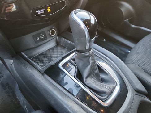 Used 2019 Nissan Rogue Sport S image 20