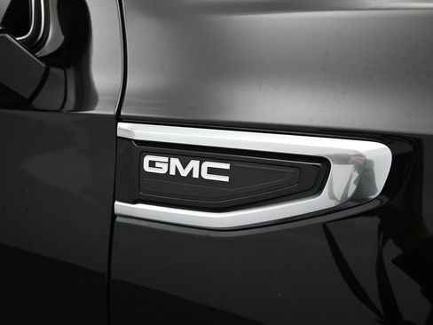 Used 2024 GMC Yukon XL Denali image 39