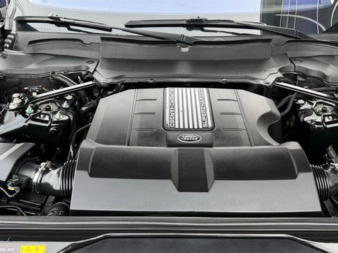 Used 2019 Land Rover Discovery SE image 17