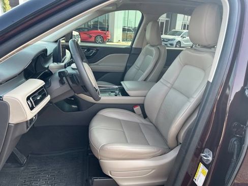 Used 2022 Lincoln Aviator AWD w/ Premium Package image 14