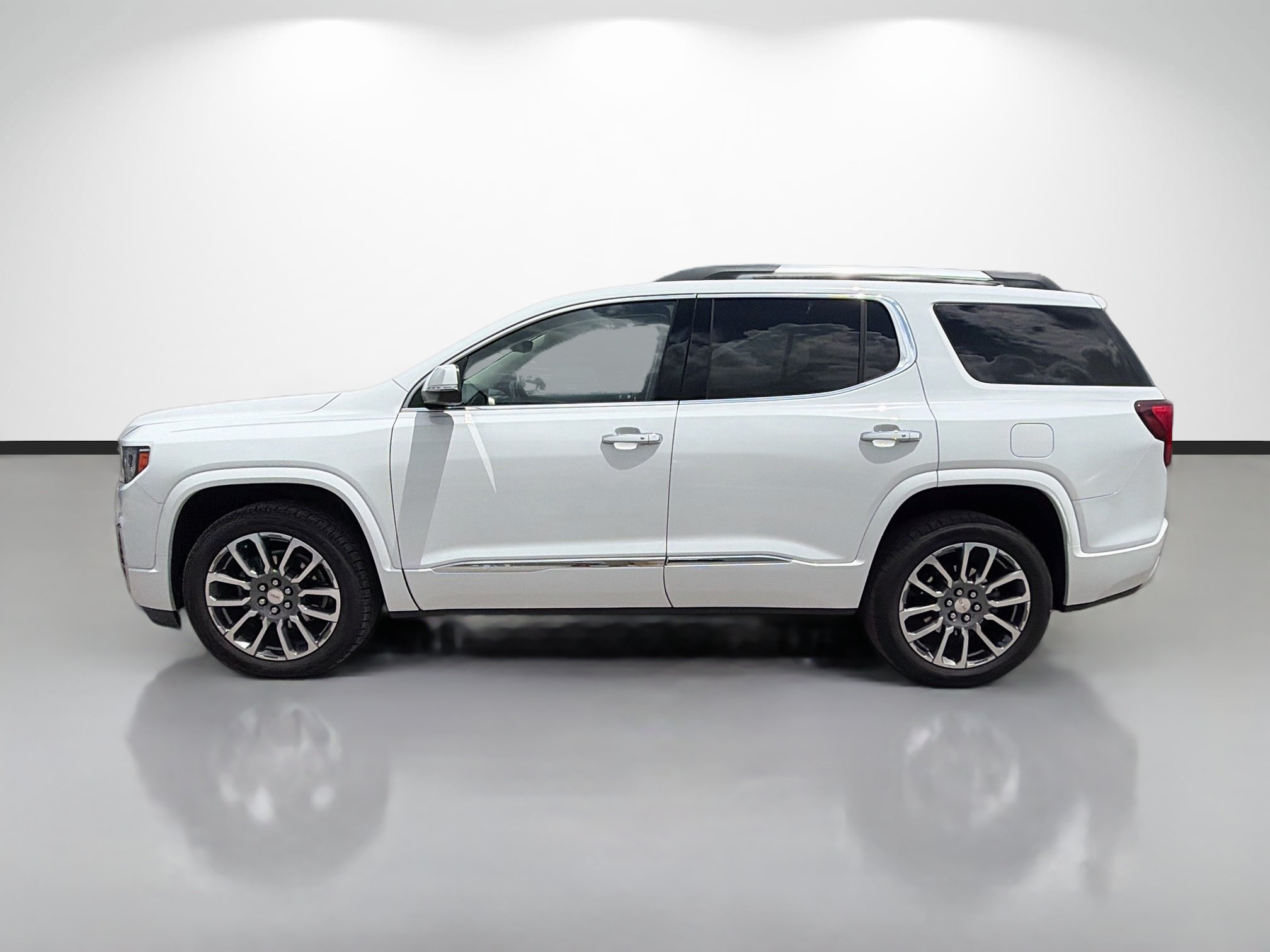 Used 2022 GMC Acadia Denali w/ Denali Ultimate Package FWD image 6