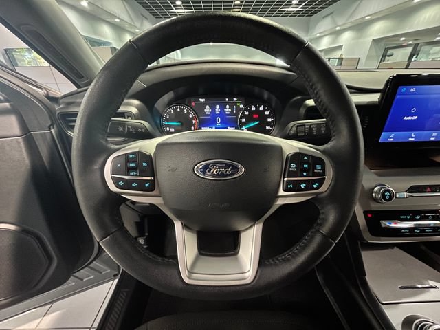 Used 2024 Ford Explorer XLT RWD image 17