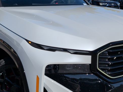 New 2026 BMW XM Label Red image 5