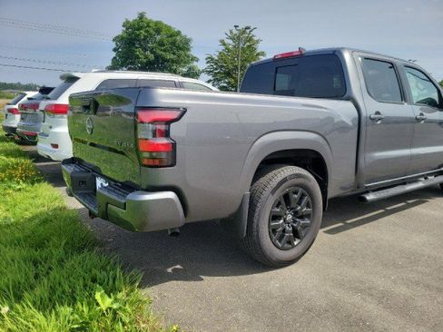 Used 2023 Nissan Frontier SV w/ Technology Package AWD/4WD image 16