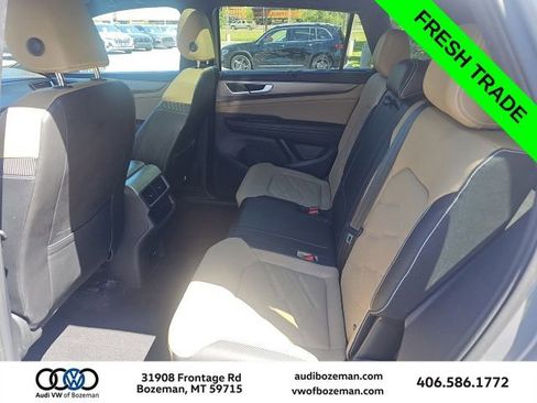 Used 2024 Volkswagen Atlas Cross Sport SE w/ Panoramic Sunroof Package AWD/4WD image 9