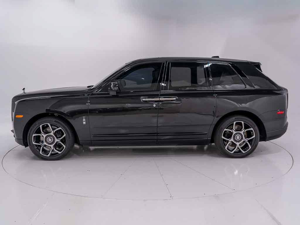 Certified 2023 Rolls-Royce Cullinan Black Badge w/ Driver's Package AWD/4WD image 2