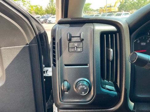 Used 2018 Chevrolet Silverado 2500 W/T w/ WT Convenience Package AWD/4WD image 20