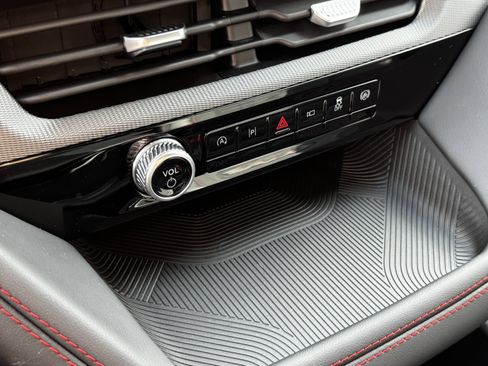 New 2026 Ford Explorer ST-Line w/ ST-Line Street Pack image 19