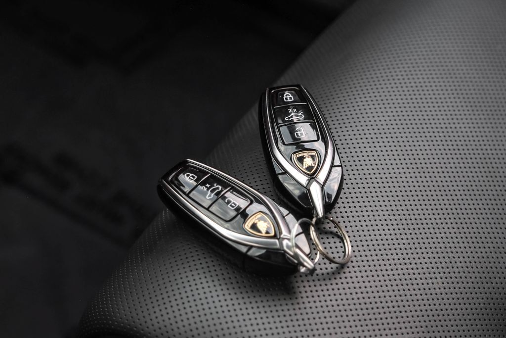 Used 2022 Lamborghini Urus AWD/4WD image 69
