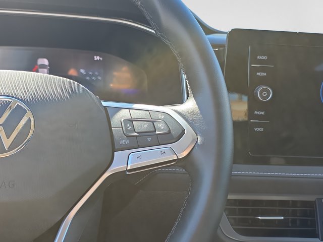 Certified 2026 Volkswagen Taos SE FWD image 19