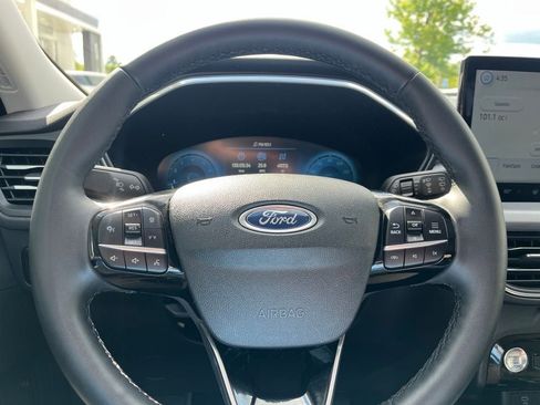 Used 2023 Ford Escape Platinum w/ Premium Technology Package AWD/4WD image 26