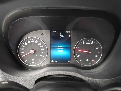 Used 2024 Mercedes-Benz Sprinter 2500 image 13