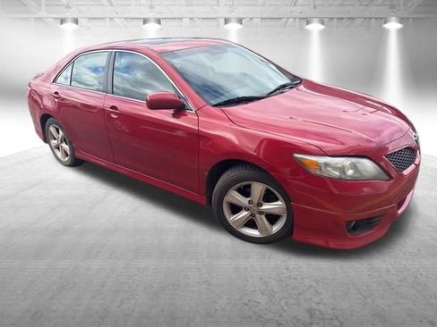 Used 2011 Toyota Camry SE w/ SE Extra-Value Pkg #1 FWD image 5