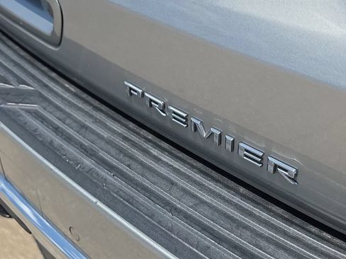 Used 2024 Chevrolet Suburban Premier RWD image 6