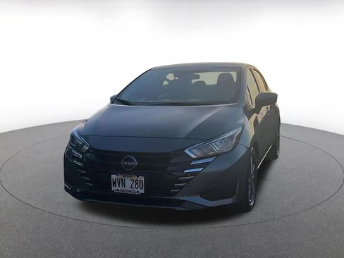 Used 2023 Nissan Versa SV image 4