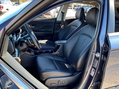 Used 2024 Hyundai Kona Limited image 7