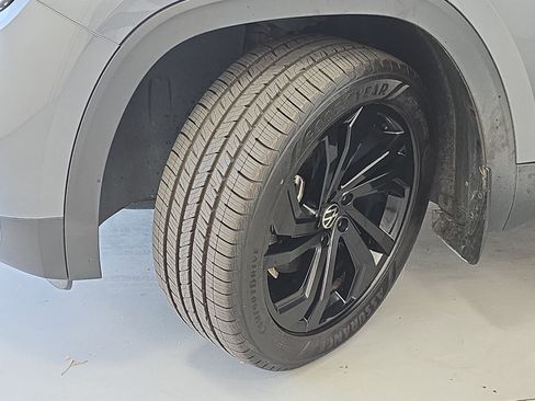 Certified 2023 Volkswagen Atlas SE w/ Panoramic Sunroof Package FWD image 34
