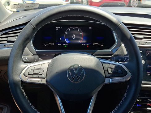 Used 2022 Volkswagen Tiguan SE AWD/4WD image 19
