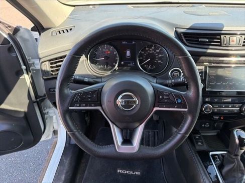 Used 2020 Nissan Rogue SL AWD/4WD image 2