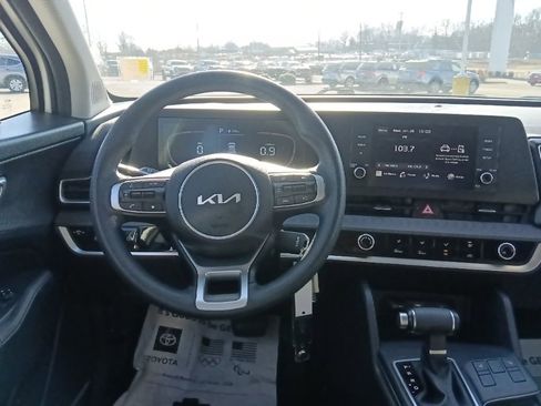 Used 2024 Kia Sportage LX image 25