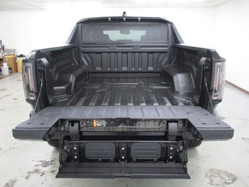 New 2025 GMC Hummer EV 3X w/ LPO, Dark Essentials Package image 6