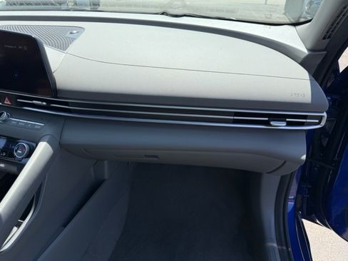 Used 2024 Hyundai Elantra SEL FWD image 23