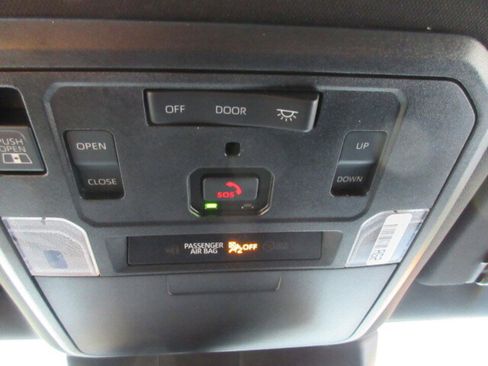 Used 2025 Toyota Tacoma TRD Off-Road image 30