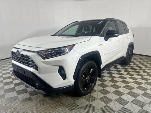 Used 2021 Toyota RAV4 XSE AWD/4WD image 3
