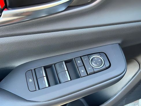 New 2026 Toyota Prius Plug-In Hybrid FWD image 11