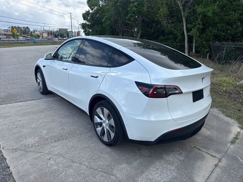 Used 2021 Tesla Model Y Long Range AWD/4WD image 13