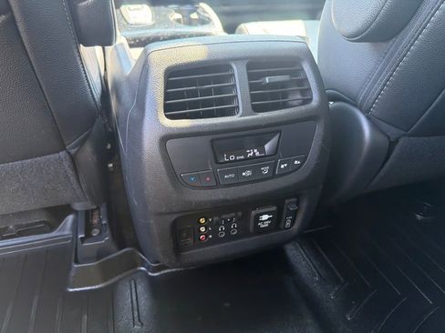 Used 2017 Honda Pilot Touring image 19