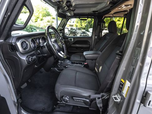 Used 2021 Jeep Wrangler Unlimited Sahara AWD/4WD image 17