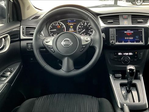 Used 2019 Nissan Sentra SV FWD image 6