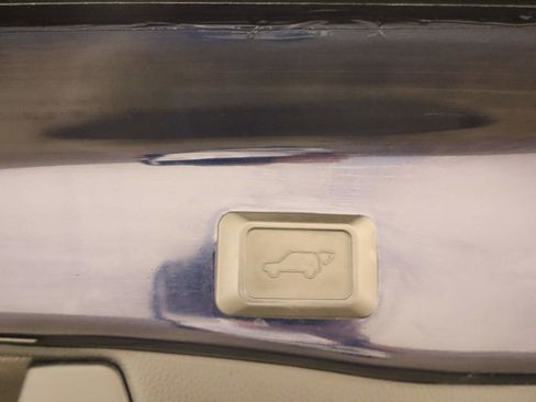 Used 2023 Toyota RAV4 Limited image 19