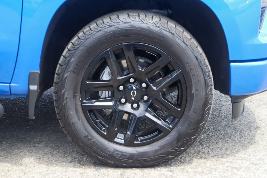 Used 2025 Chevrolet Silverado 1500 Custom w/ Turbomax Blackout Package AWD/4WD image 36