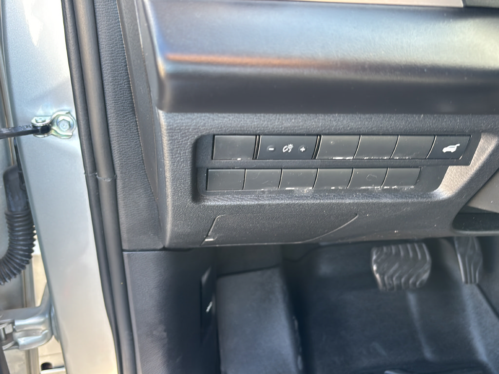 Used 2024 Mitsubishi Outlander AWD image 24