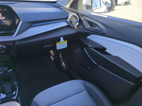 New 2026 Chevrolet Trax LT w/ Driver Confidence Package FWD image 17