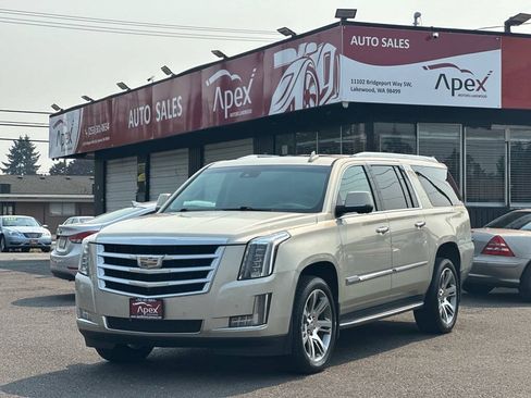 Used 2016 Cadillac Escalade ESV Luxury AWD/4WD image 1