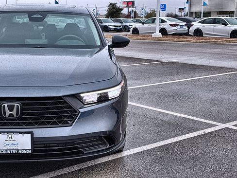 Certified 2025 Honda Accord SE image 11